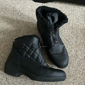 Vintage Sporto black quilted ankle boots